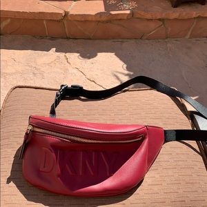 Nwot DKNY fanny pack cross body adj strap bag